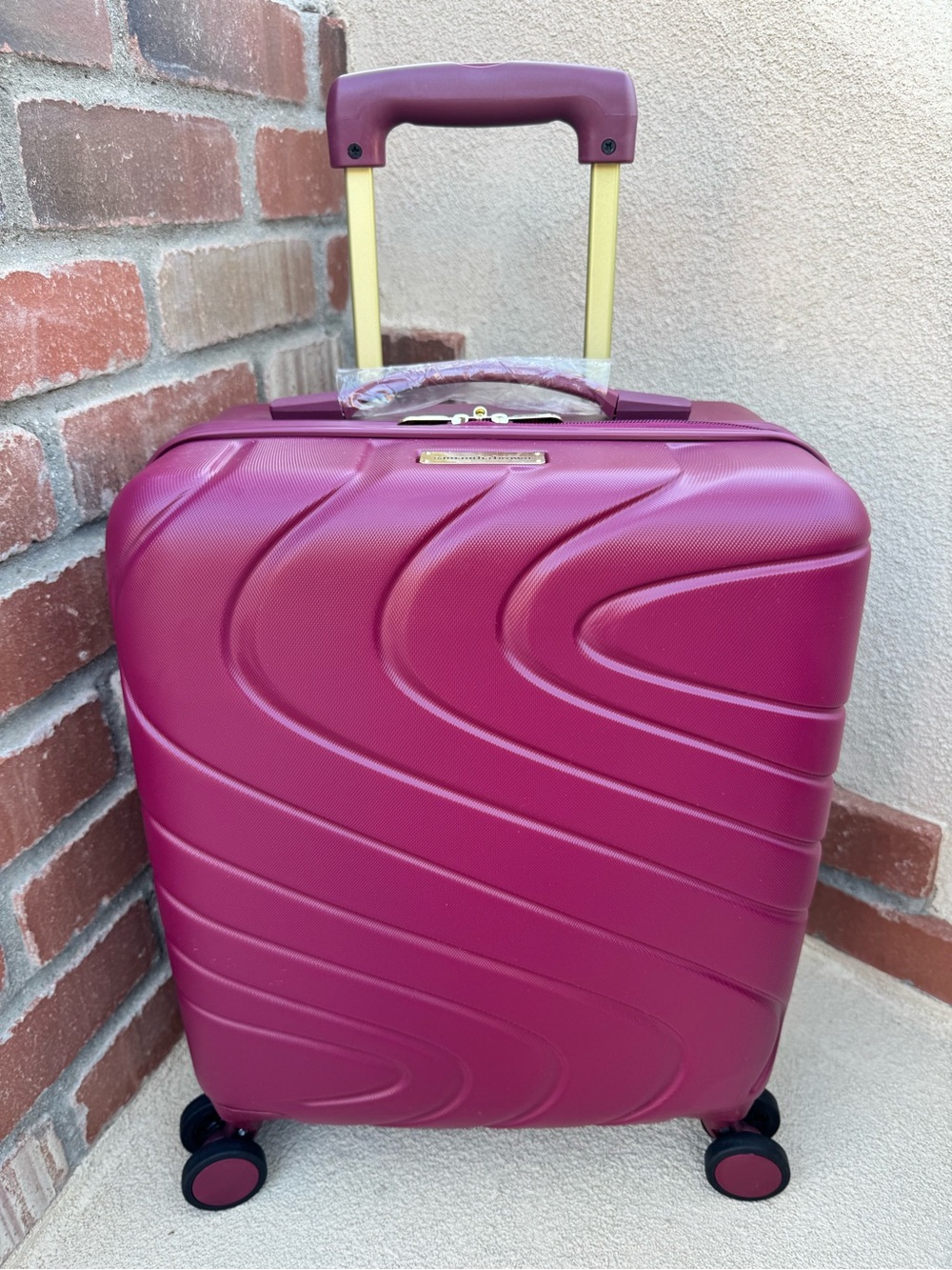 🆕Samantha Brown 19" Hardside Mini Spinner Luggage in Burgundy w/Cover